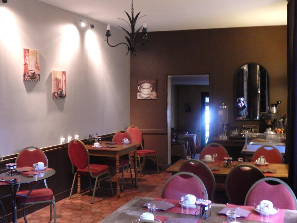 Hotel Restaurant Le Cygne Conches-en-Ouche Eksteriør bilde